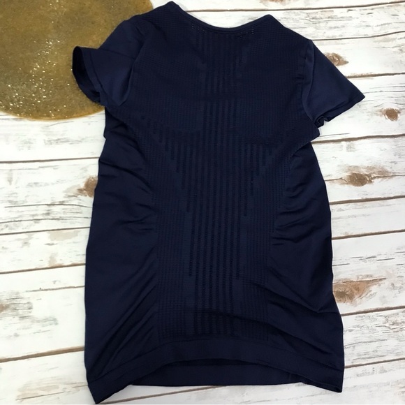 Athleta Trophy Tee Shirt Navy Color Sz small active wear short sleeve‎ - Picture 2 of 13